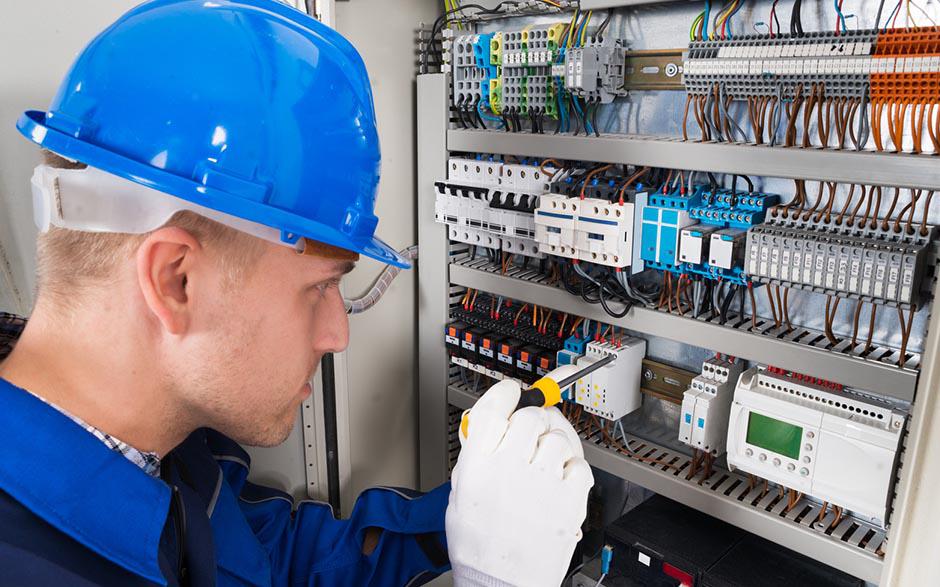 cherche électricien pas cher Cergy
