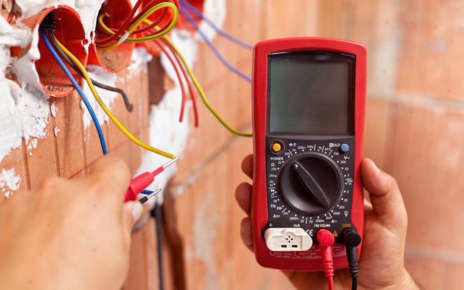cherche électricien pas cher Cergy